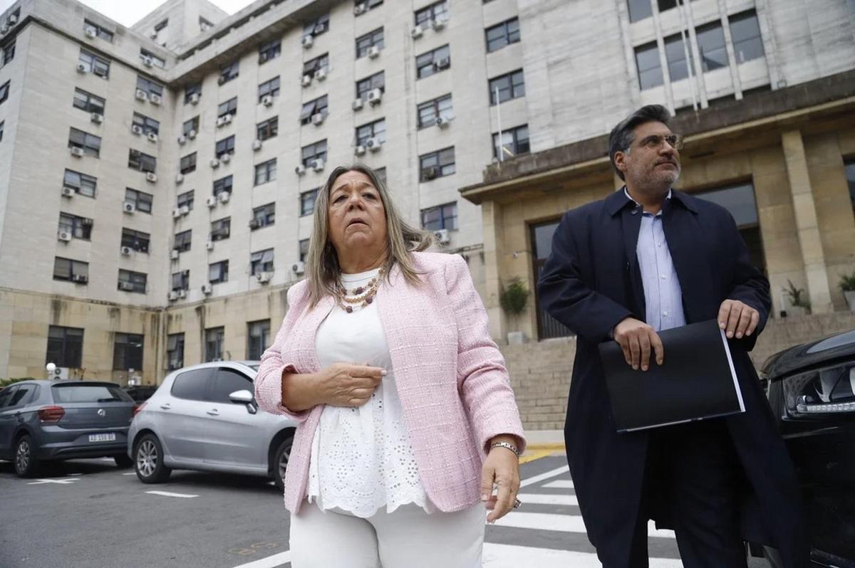 Adorni bajo la lupa: la escribana confirmó pagos en cuotas sin interés