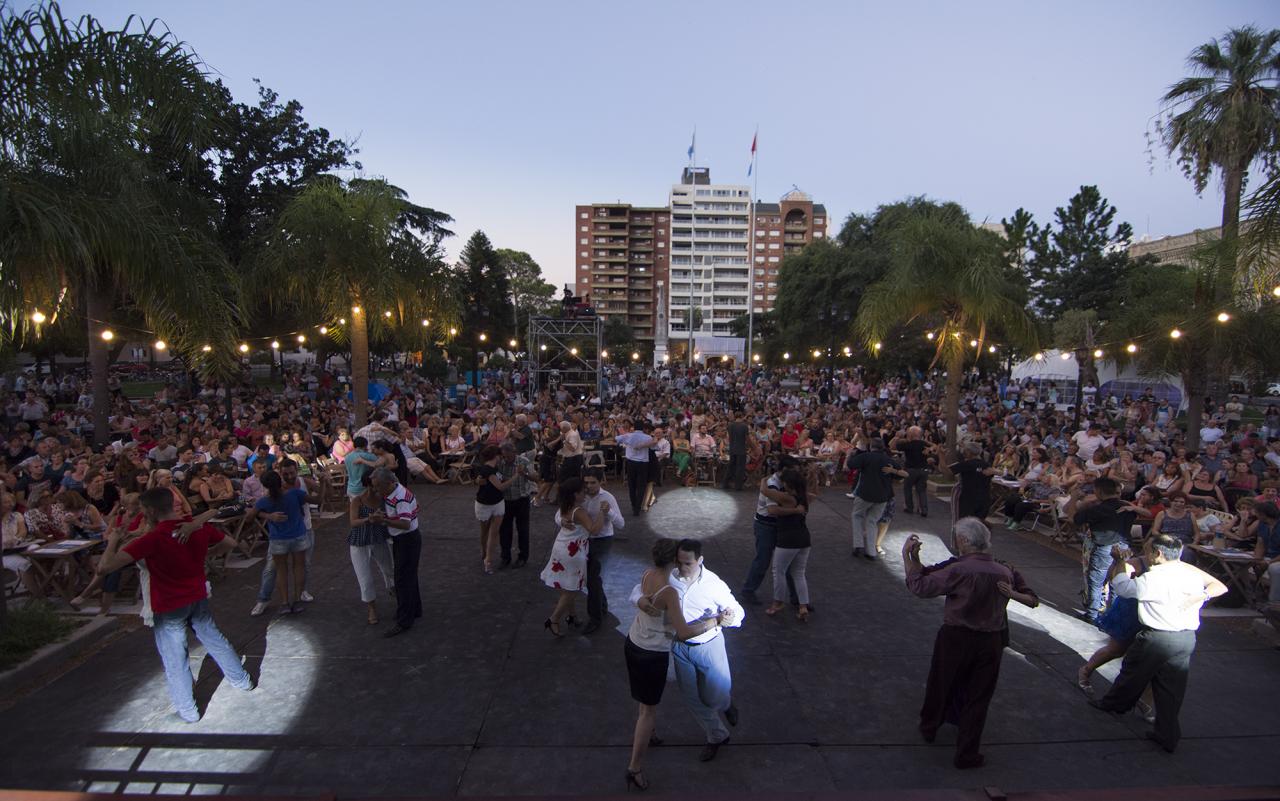 La Plaza de la Casa se llenó de tango y milonga