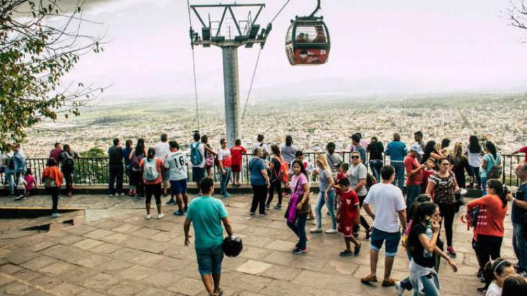 Cayeron 4,5 % las ventas por turismo del finde largo