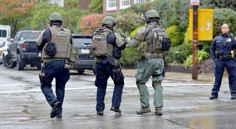 Masacre en una sinagoga de EEUU: al menos 11 muertos