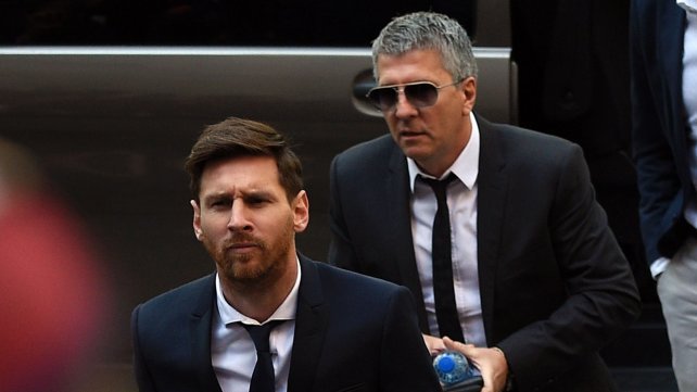 Imputan a Lionel Messi y a su padre por lavado de dinero 