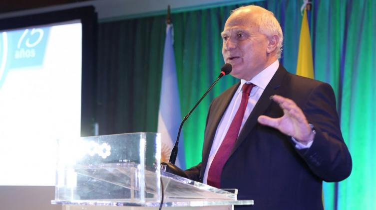 El gobernador participó del aniversario de CRA