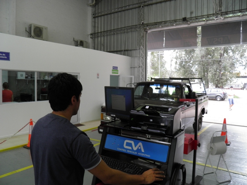 Cómo realizar la revisión técnica en autos particulares