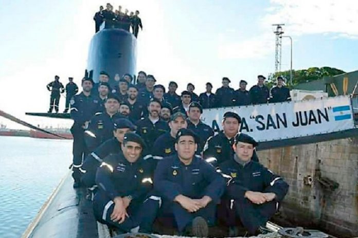 Duelo nacional y ascenso post mortem para los 44 tripulantes