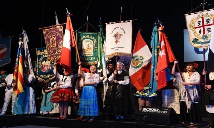 Lifschitz:  “Colectividades es el gran evento cultural y popular de Rosario” 
