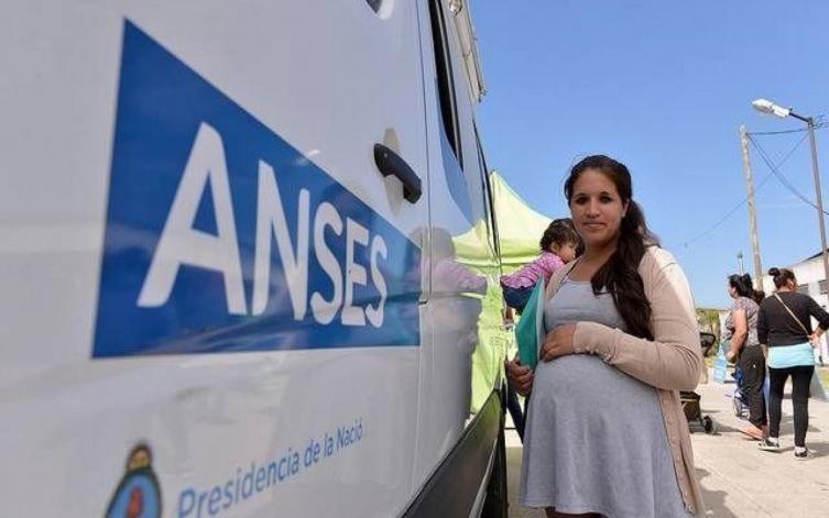 Habrá un bono de $ 1500 para beneficiarios de la AUH