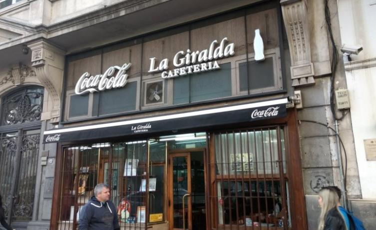 Cierra La Giralda, el mítico bar de la avenida Corrientes