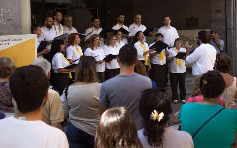 “El pueblo canta a Catena”, festival solidario en la Capital 