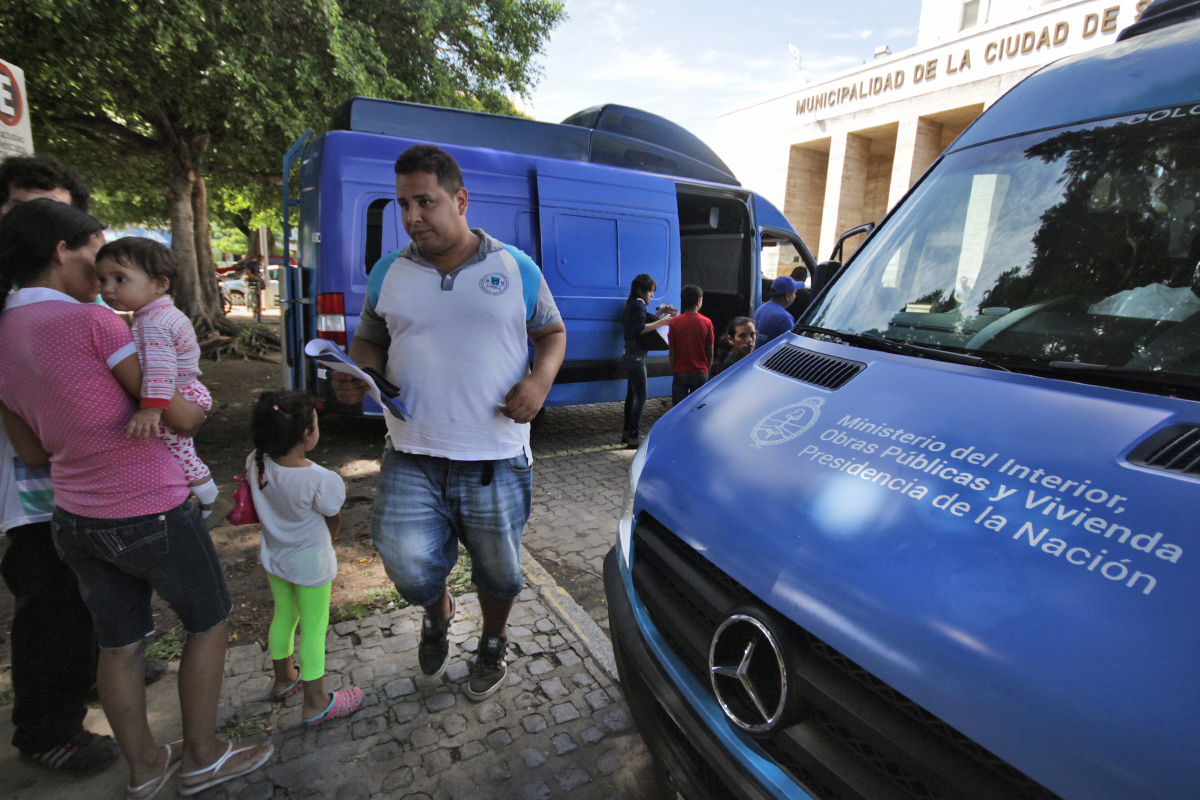 Nuevo DNI: sigue el operativo frente al Municipio