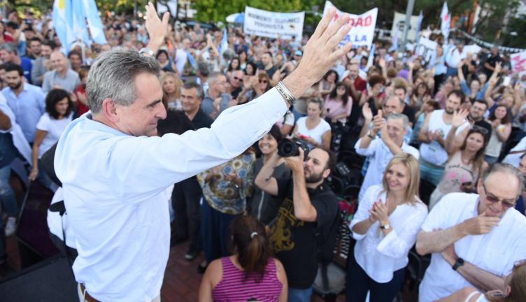 Rossi llamó a “recuperar una Argentina para la mayoría” 