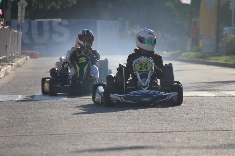Venado Tuerto rugió con el callejero de karting