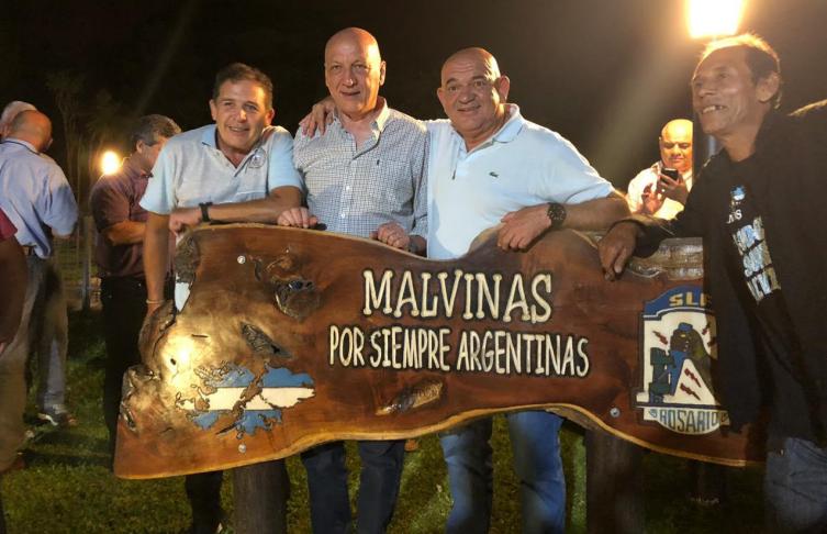 Antonio Bonfatti junto a los Veteranos de Malvinas