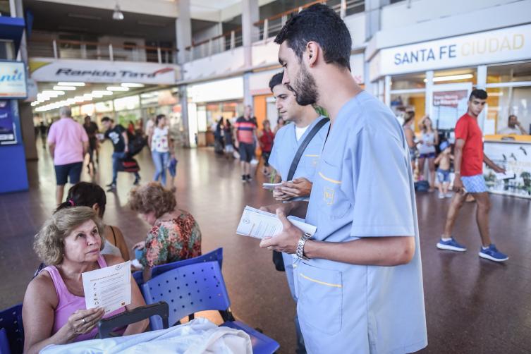 Consejos para quienes viajen a zonas con dengue