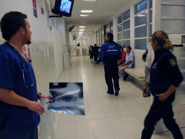 Piden detectores de metales en un hospital de Rosario