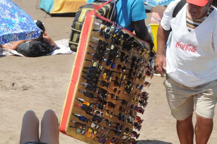 Argentina regula por primera vez los anteojos de sol