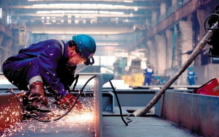 La economía lleva ocho meses de baja