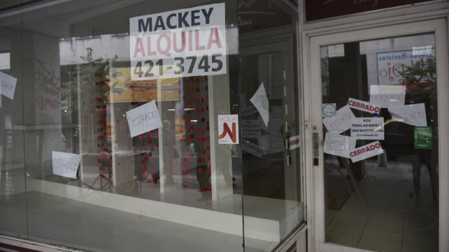 Cierra un local por día en el centro de Rosario