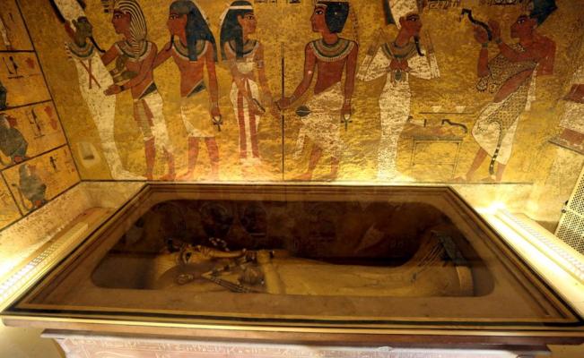 La tumba de Tutankamón recobró su color original