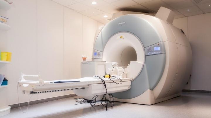 Crean equipo que elimina el temblor de párkinson