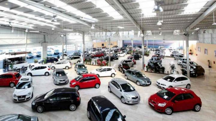 Se desplomó la venta de autos: cayó un 42,8 %
