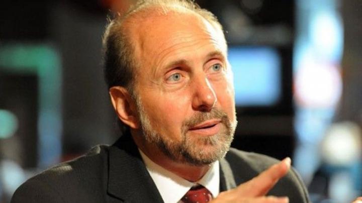 Perotti promete boleto gratuito para docentes y alumnos