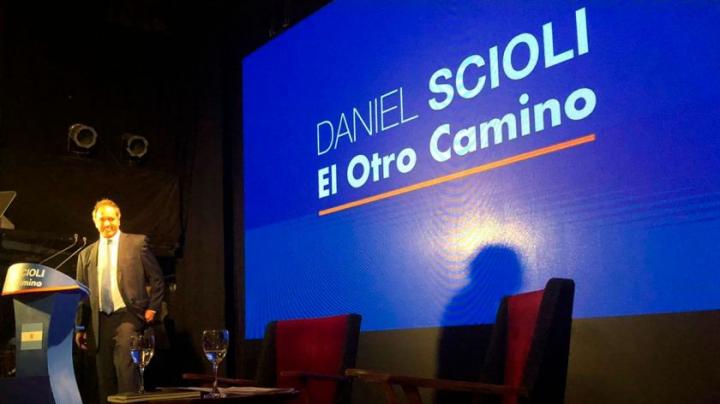 Scioli dijo que eliminará el impuesto a las ganancias