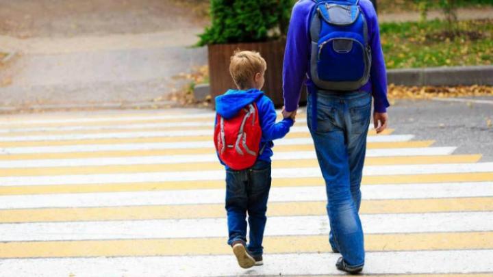 Mujer deberá indemnizar a su ex por impedirle ver a su hijo