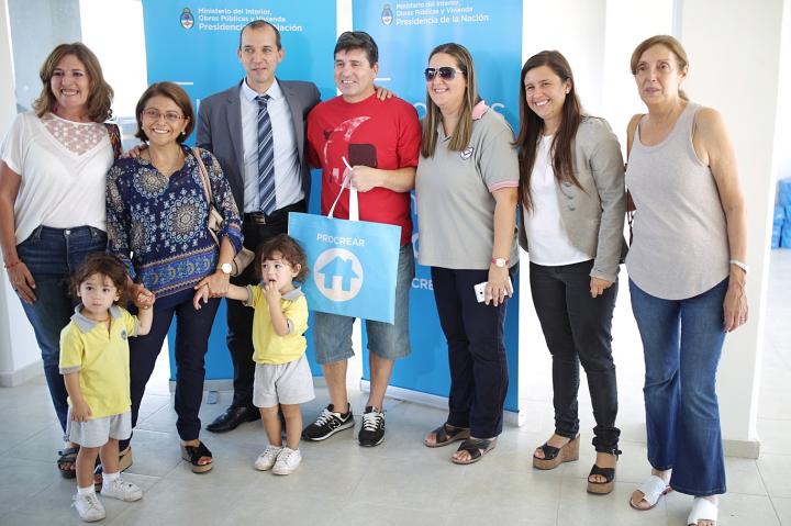 Más familias recibieron sus viviendas del Procrear
