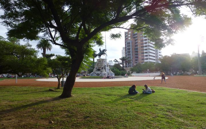 San Martín, otra plaza renovada y moderna en la Capital