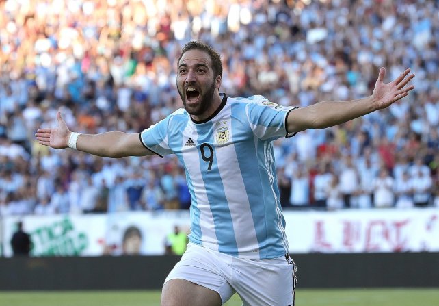 Higuaín se fue de la selección argentina