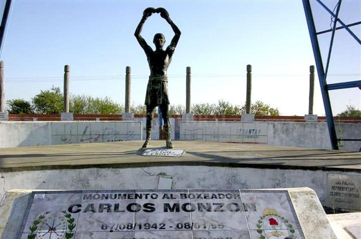 No volverán a colocar el monumento a Carlos Monzón