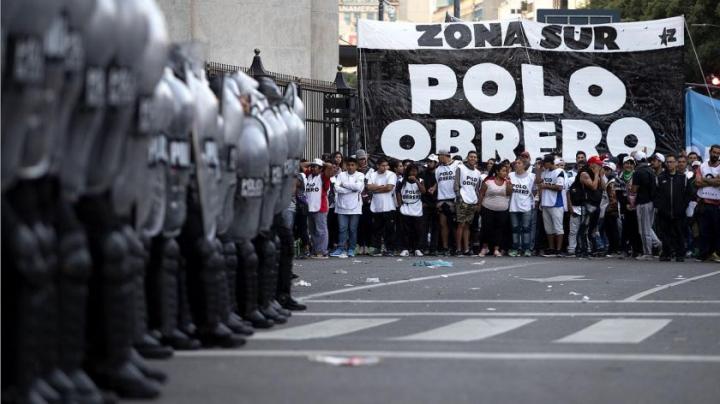 El Gobierno inyecta $ 16.800 millones a gremios y piqueteros 