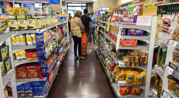 Los precios congelados arrancaron con aumentos de hasta 40 %