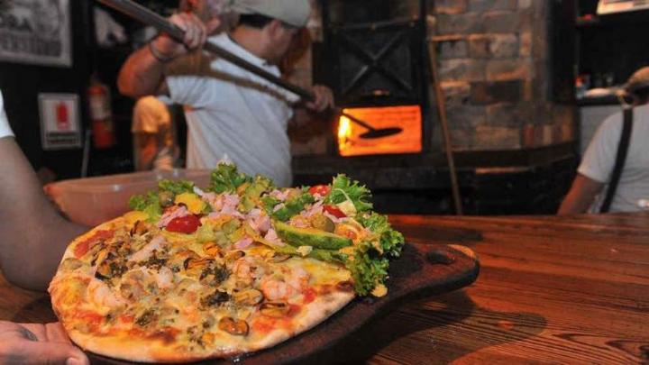 Cerraron 400 pizzerías en el último año