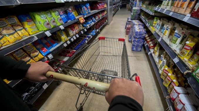 Las ventas en súper cayeron por octavo mes consecutivo