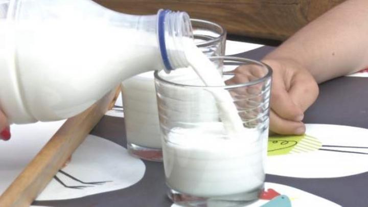 El consumo de leche cayó al nivel más bajo desde 2003 