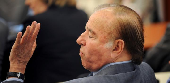 Archivan la investigación a Menem por el pago de sobornos 