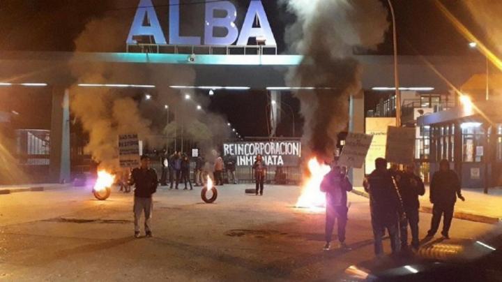 Alba despidió a decenas de trabajadores
