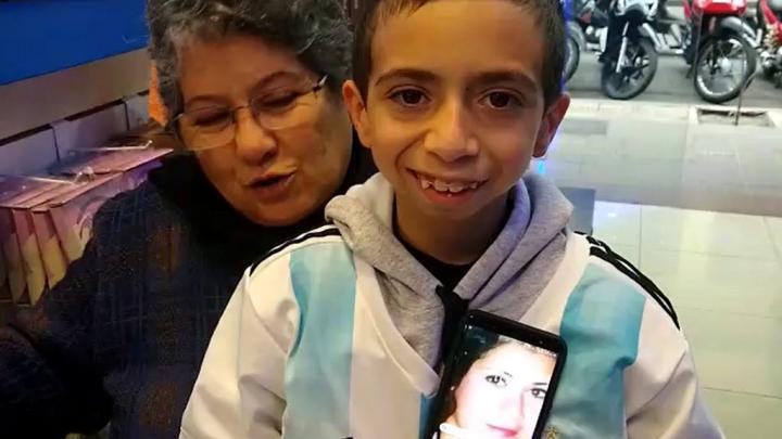 Un nene perdió el celular con fotos de su mamá fallecida 