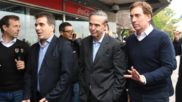 El ala peronista del Gobierno cantó la marcha con Pichetto