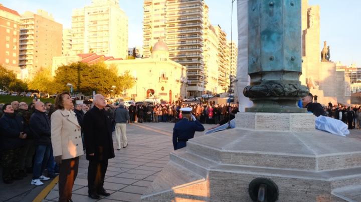 Lifschitz encabezó en Rosario el acto por el Día de la Bandera