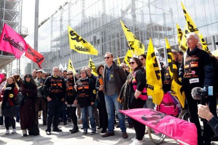 Se suicidaron 35 empleados de Telecom