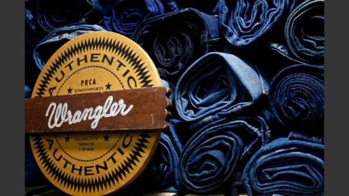 Wrangler y Lee cierran sus locales y se van del país 