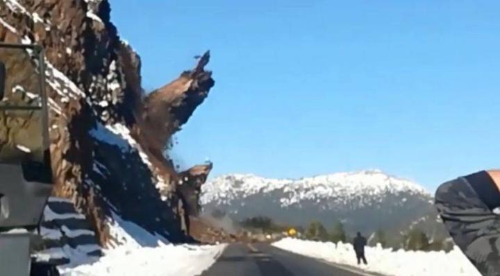 Impactante derrumbe de montaña en la Ruta 40