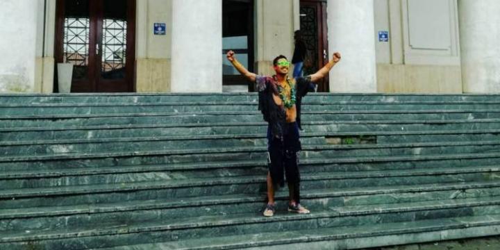 Se recibió de químico y conmovió a todos con su historia