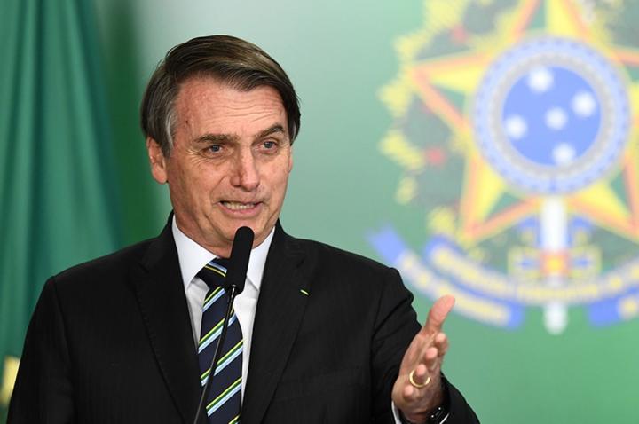 Bolsonaro: “Hay mucha tierra para pocos indígenas” 