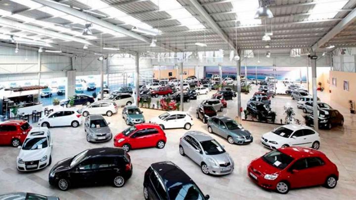 La venta de autos cayó 33 % en agosto