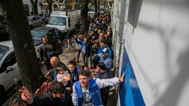 La “Diegomanía” invade La Plata