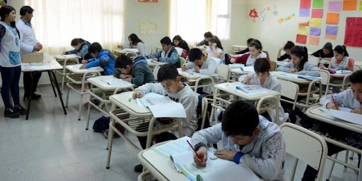 Diputado de Chubut propuso que los alumnos repitan de grado