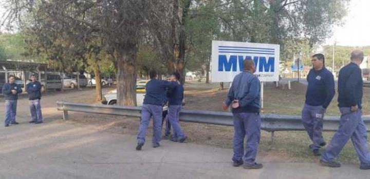 Cerró autopartista y 100 empleados quedan en la calle